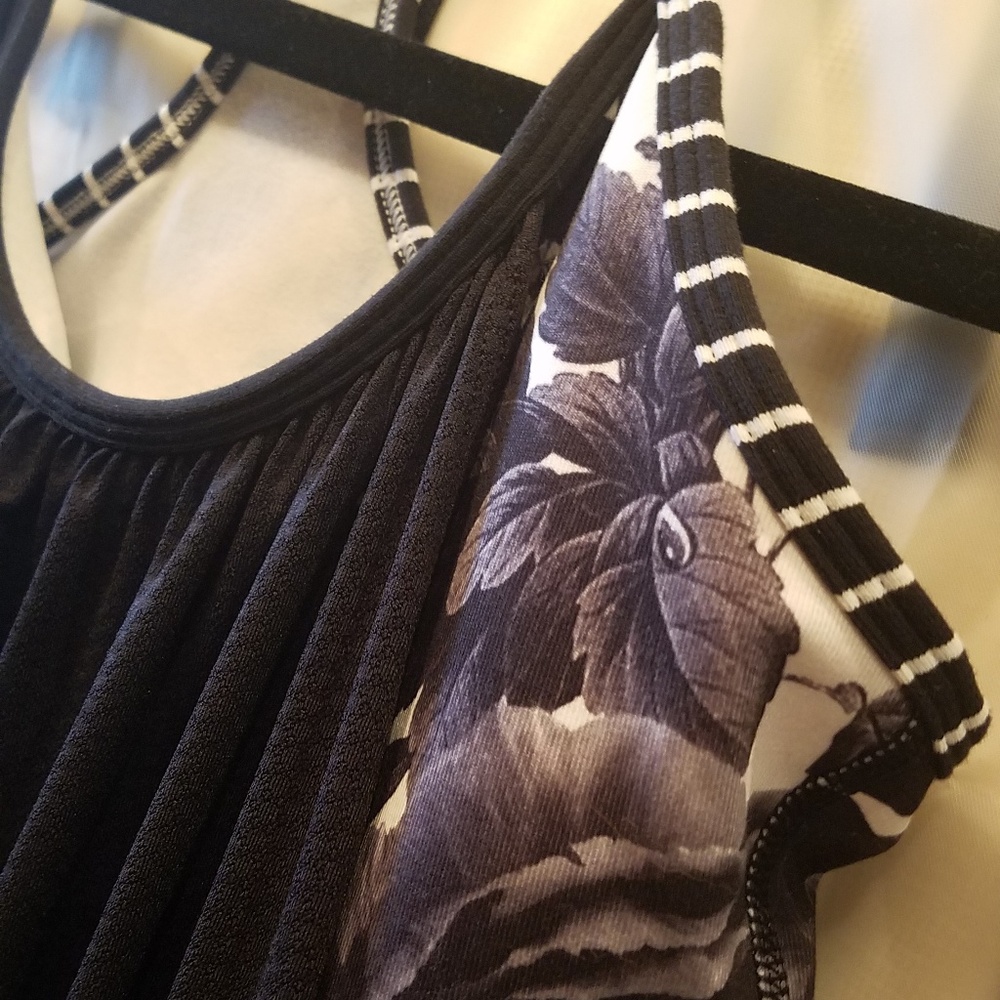 Lululemon exercise top and exercise bra combo - Picture 2 of 5